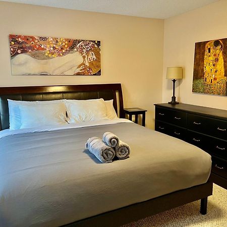 Crescent Heights Majesty Villa YYC Exteriör bild
